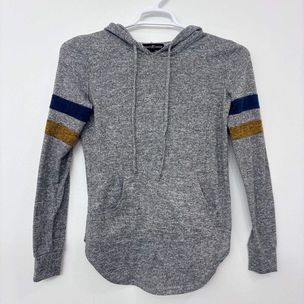 Almost Famous Heather Gray Hoodie Size Medium